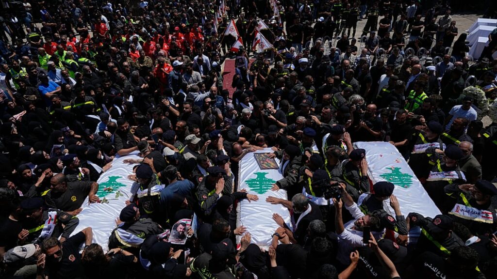 قتلى في غارات على جنوب لبنان.. ومسيّرة لحزب الله تُصيب 12 جنديًا إسرائيليًا