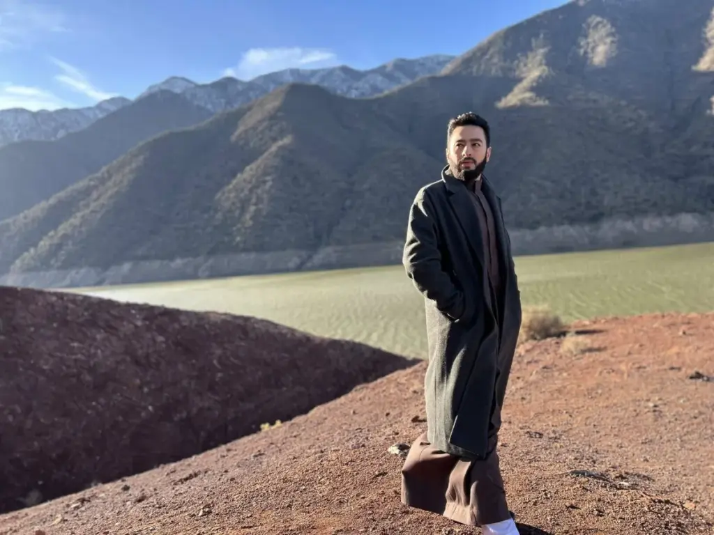 حمادة هلال يجدد الجدل حول حذف أغنيات المطربين بعد رحيلهم