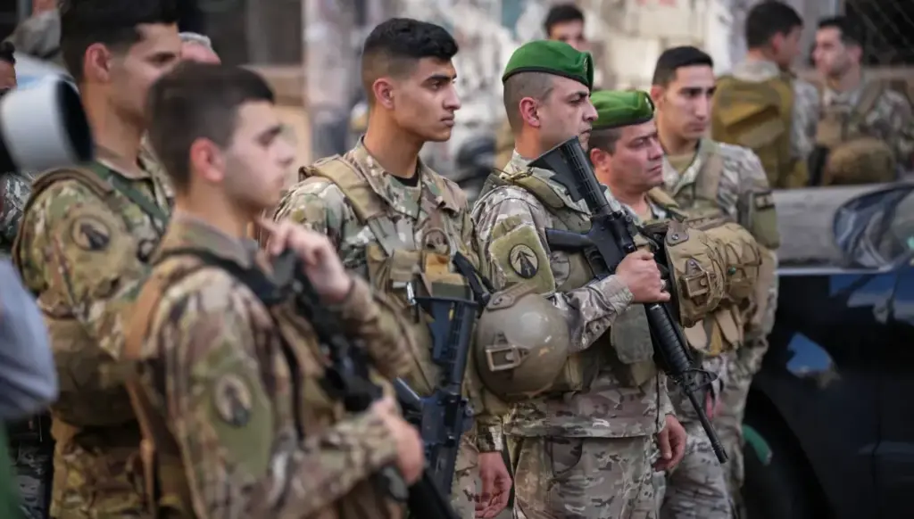 غارة إسرائيلية على شمسطار شرقي لبنان تودي بحياة عنصر في الجيش