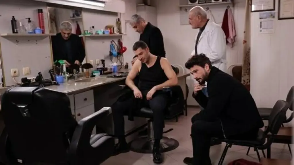 مشاهدة مسلسل تحت الأرض الحلقة 12 مترجمة