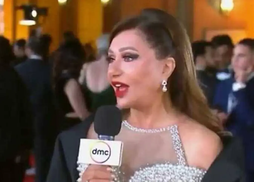 بسبب الأهلي والزمالك.. ليلى علوي تُحرج معتز الدمرداش على الهواء