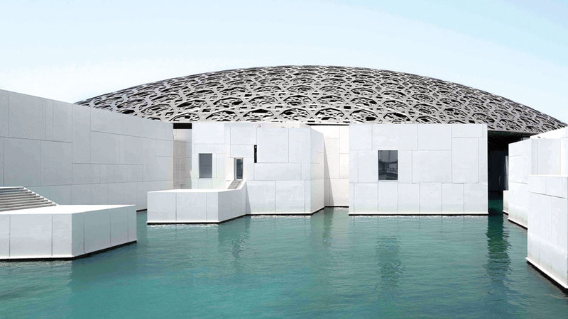 في اللوفر أبوظبي.. أنشطة إبداعية وسط «لمة العائلة»