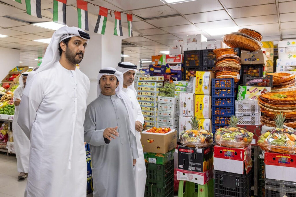 حركة الاستيراد اليومي للسلع الغذائية في السوق تسير بشكل طبيعي