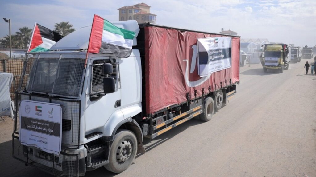 الإمارات تدعم القطاع الصحي في غزة بشحنة أدوية بقيمة 2.7 مليون درهم الإمارات تدعم القطاع الصحي في غزة بشحنة أدوية بقيمة 2.7 مليون درهم