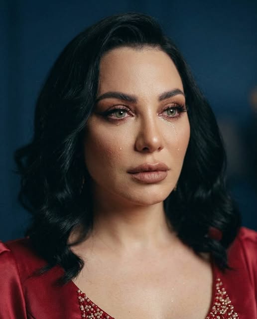 “كنتُ مُغيَّبة”… سلاف فواخرجي تعتذر للسوريين عن تأييدها للأسد "كنتُ مُغيَّبة"… سلاف فواخرجي تعتذر للسوريين عن تأييدها للأسد