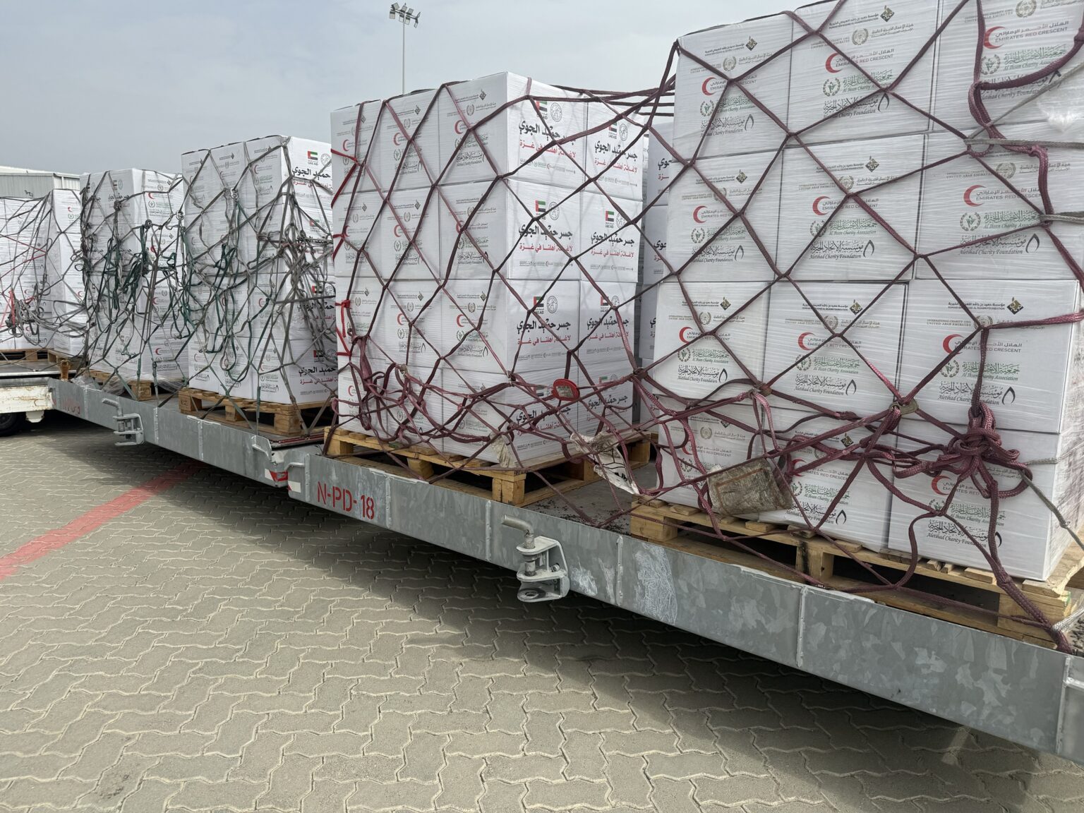 "الفارس الشهم 3" يواصل تسيير "جسر حميد الجوي" لإغاثة قطاع غزة بـ 100 طن من المساعدات الغذائية