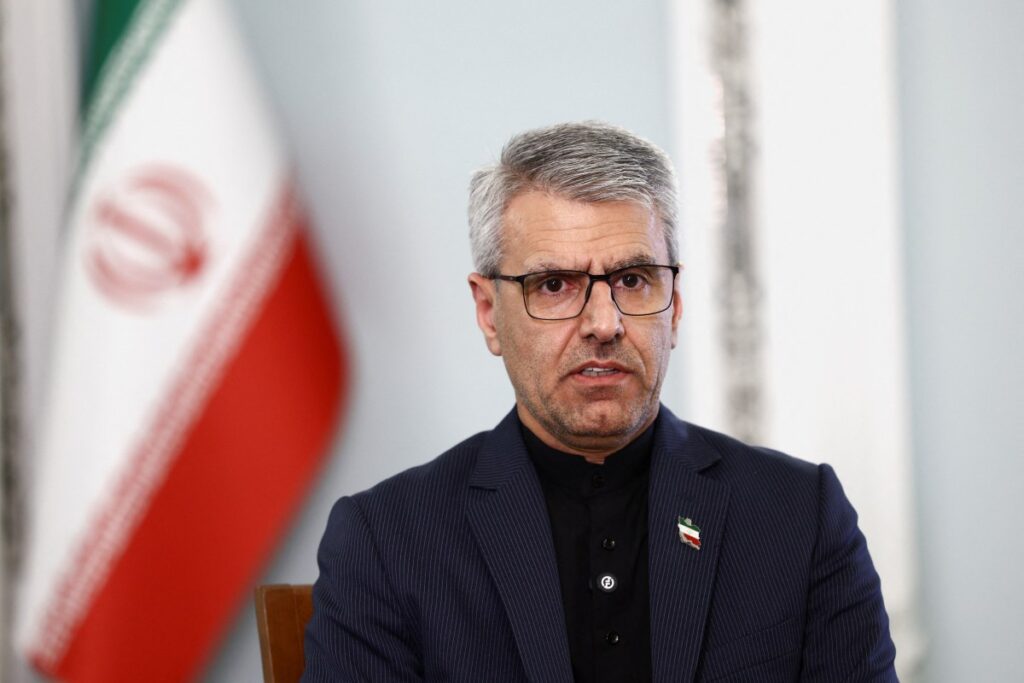 إيران: من المتوقع أن ينقل وفد باكستاني رسائل أمريكية في إطار استمرار المحادثات إيران: من المتوقع أن ينقل وفد باكستاني رسائل أمريكية في إطار استمرار المحادثات