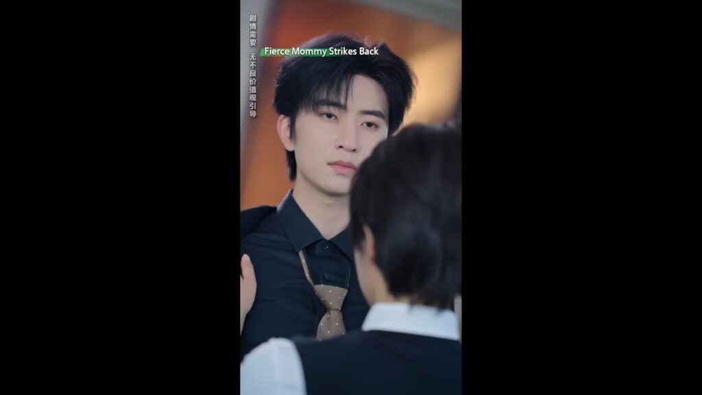 😳💞 الاقترابُ بهذا الشكل يجعل قلبي يخفق #verticaldrama #shortdrama #mustwatch#MicroDrama #cdrama