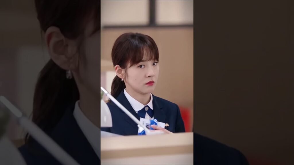 أقوم سراً بوضع الدواء على صديقتي  mangotv #weizheming #youaremysecret#