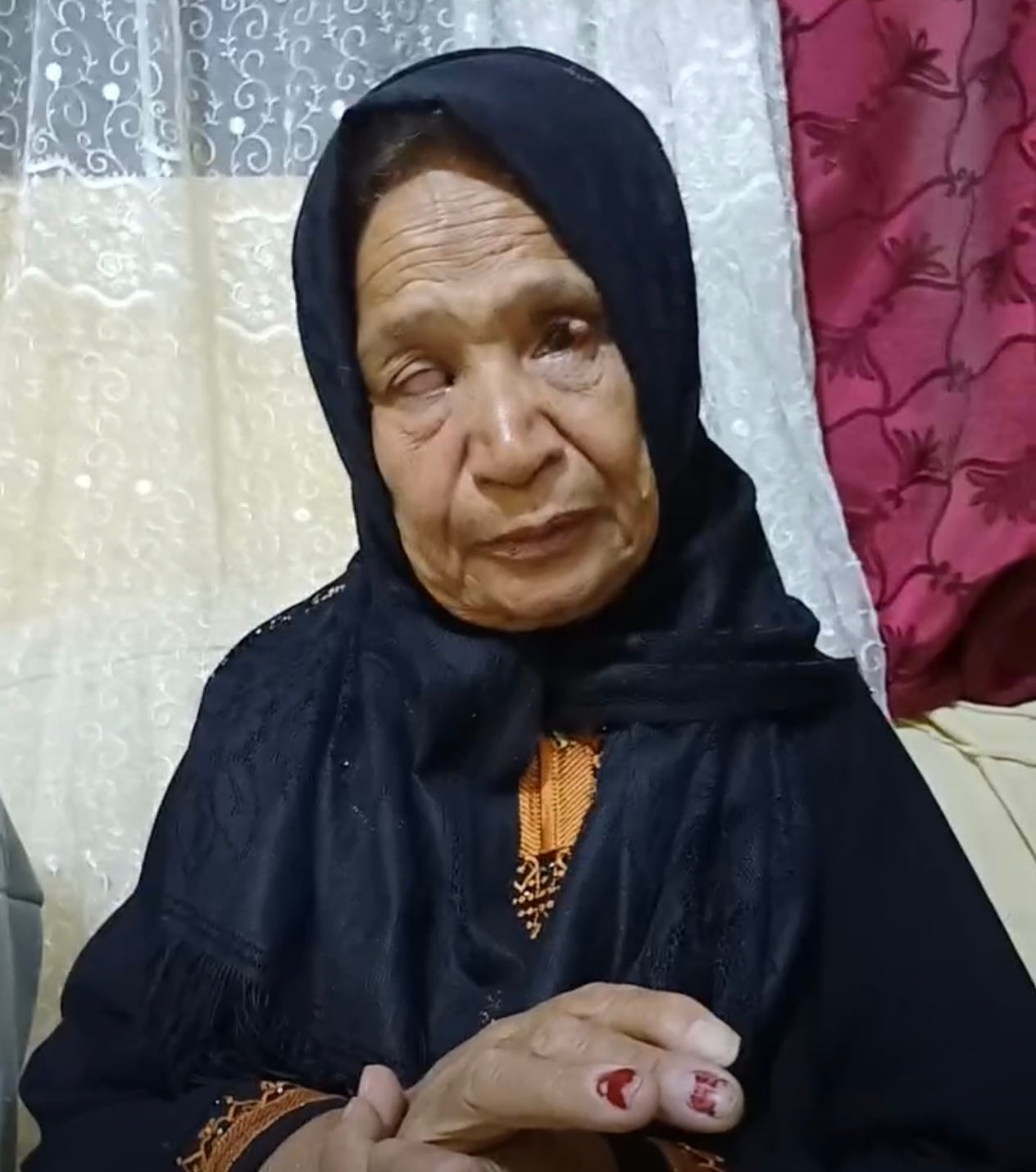 السيدة العجوز السيدة العجوز