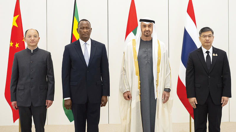 رئيس الدولة يتسلّم أوراق اعتماد عدد من السفراء الجدد المعينين لدى الإمارات