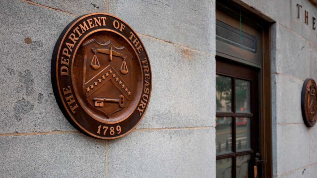 الخزانة الأميركية تسمح ‌بتسليم ‌وبيع النفط الروسي المحمّل على متن السفن حتى 16 مايو