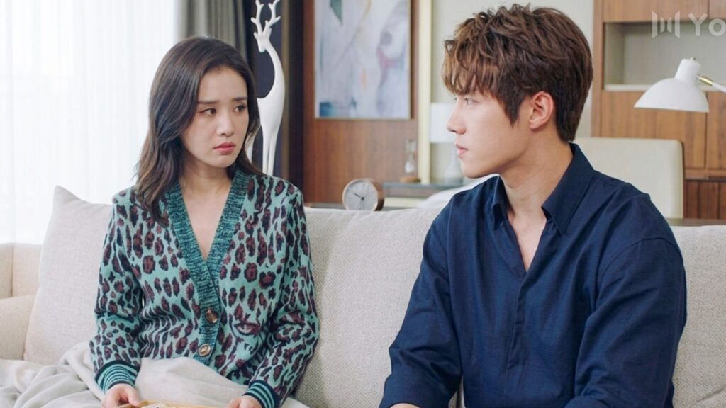 يعتني بالرئيسة لانها مريضة ❤️( الجمال القبيح  )