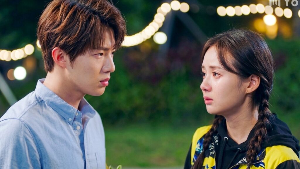 تنهار بالبكاء امامـه وتعتقد بأنها مهما حاولت لن تنجح علاقتهم ❤️( الجمال القبيح  )