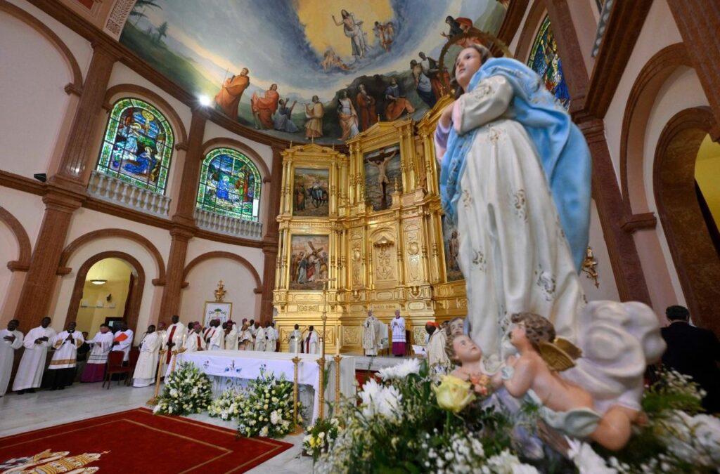 البابا يترأس القداس الإلهي في بازيليك الحبل بلا دنس في مونغومو