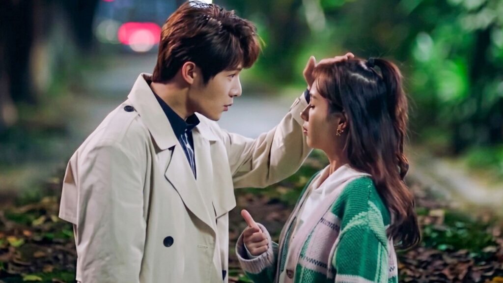 تخرج في موعد مع حبيبها في منتصف الليل و هي متحمسة للغاية❤️( الجمال القبيح  )