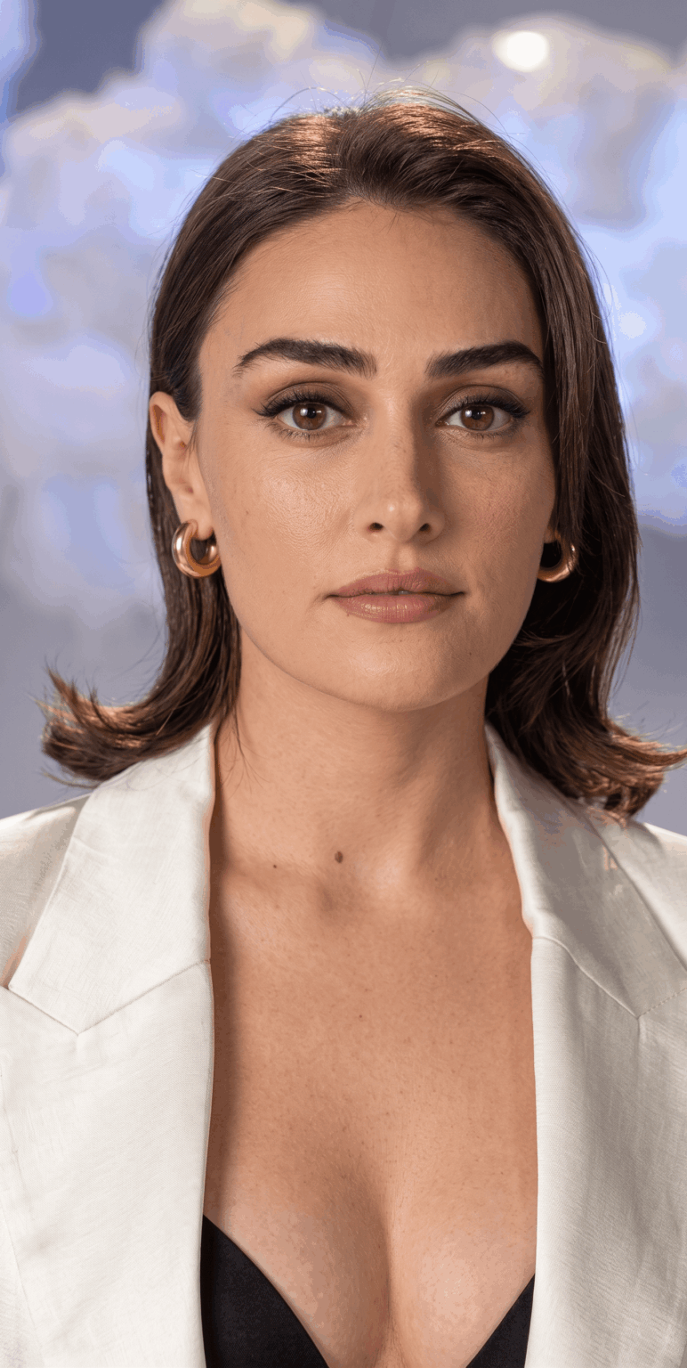 Esra Bilgiç 4K