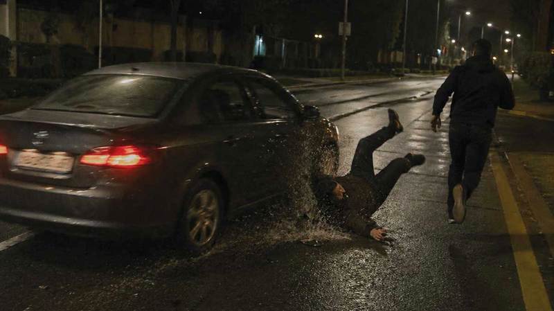 10 آلاف درهم غرامة ووقف الرخصة لخليجي مدان بـ «الدهس والفرار»