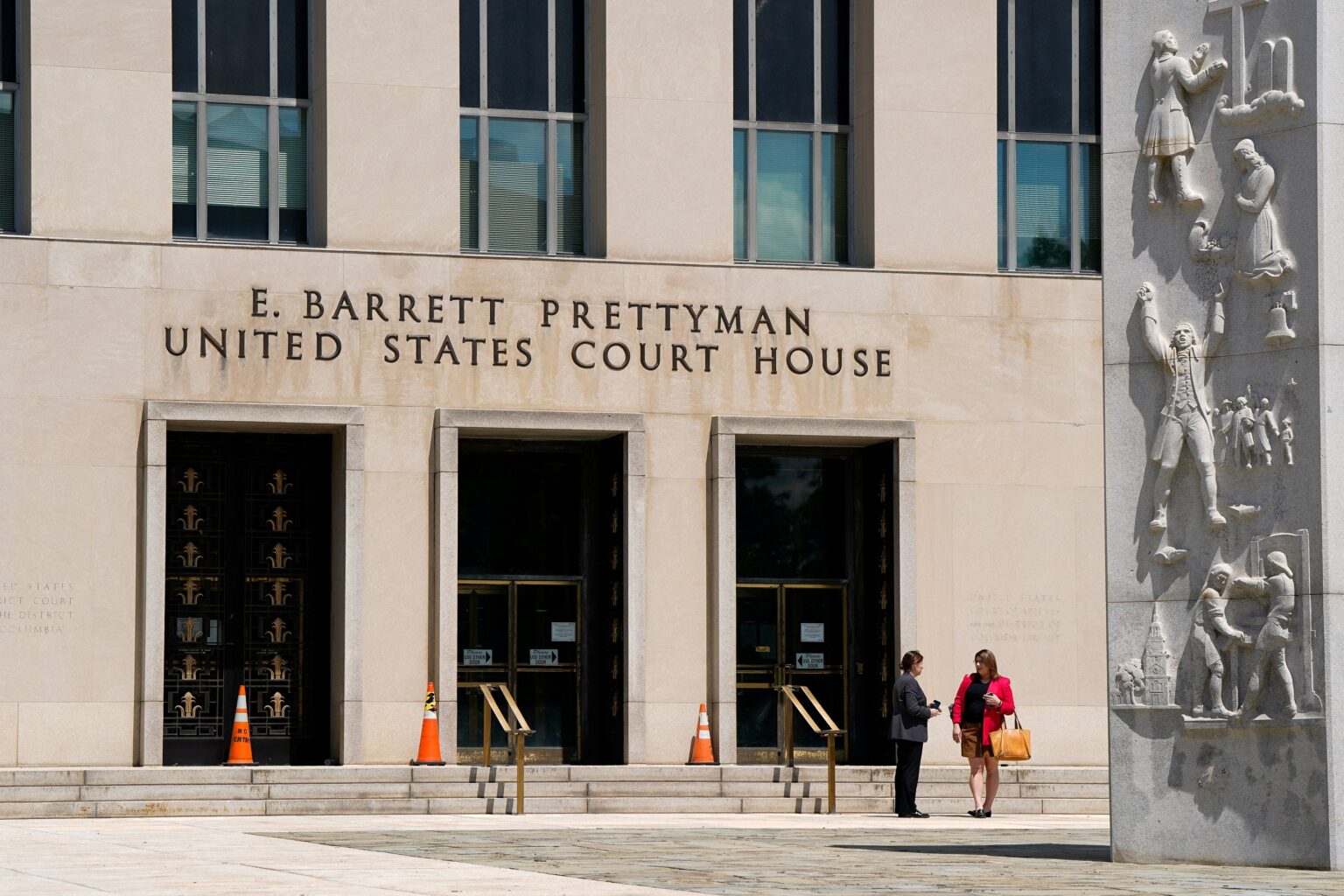 توجيه تهمة محاولة اغتيال ترامب لمهاجم عشاء مراسلي البيت الأبيض