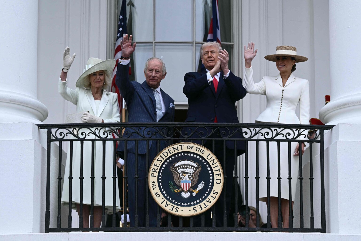 الملك تشارلز يصل إلى البيت الأبيض للاجتماع مع ترامب