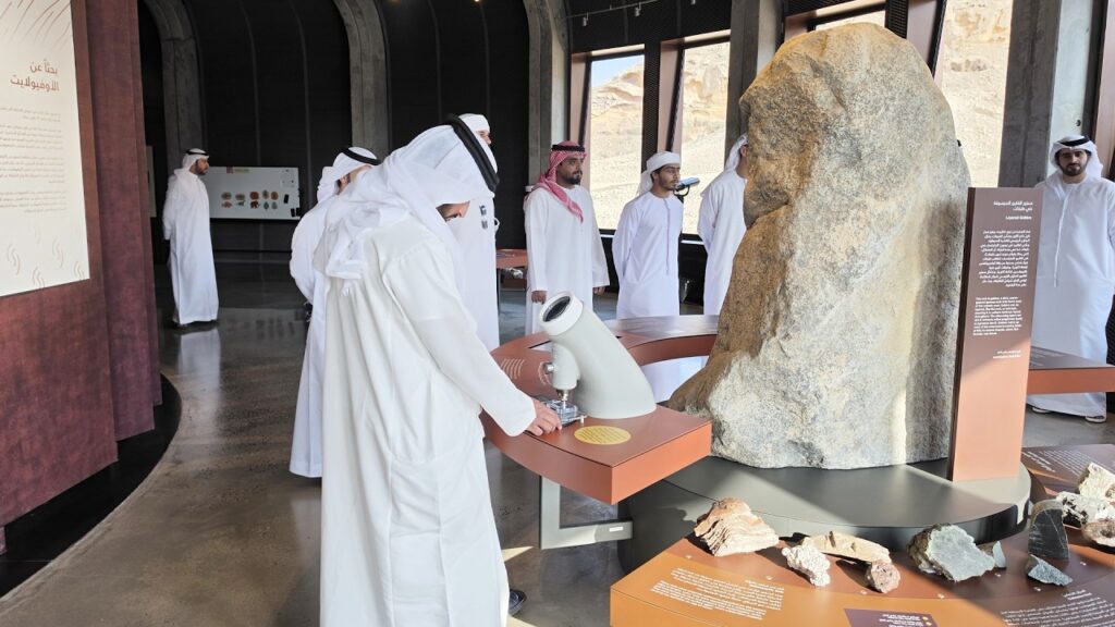 بحيص تأخذ أعضاء مجالس الشباب في رحلة عبر الزمن