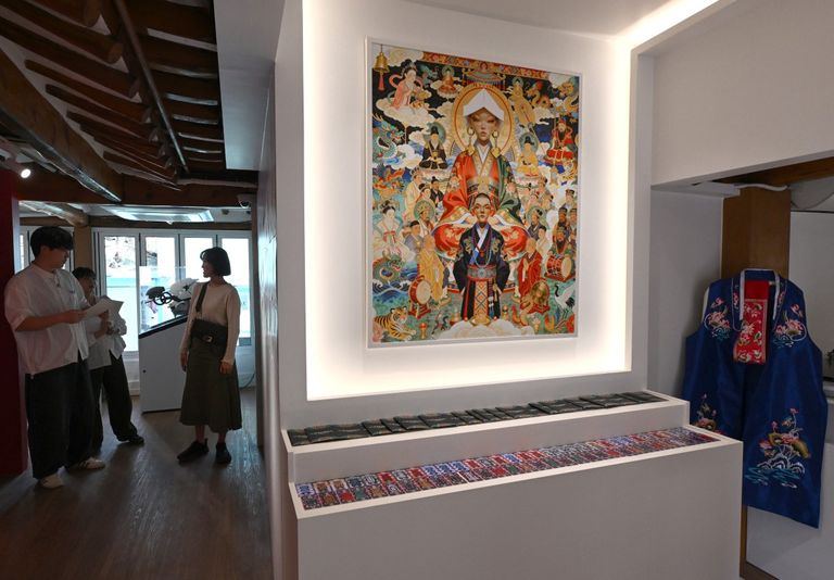 روبوت شاماني يعمل بالذكاء الاصطناعي في كوريا الجنوبية