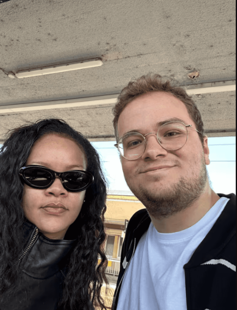 النجمة العالمية ريهانا