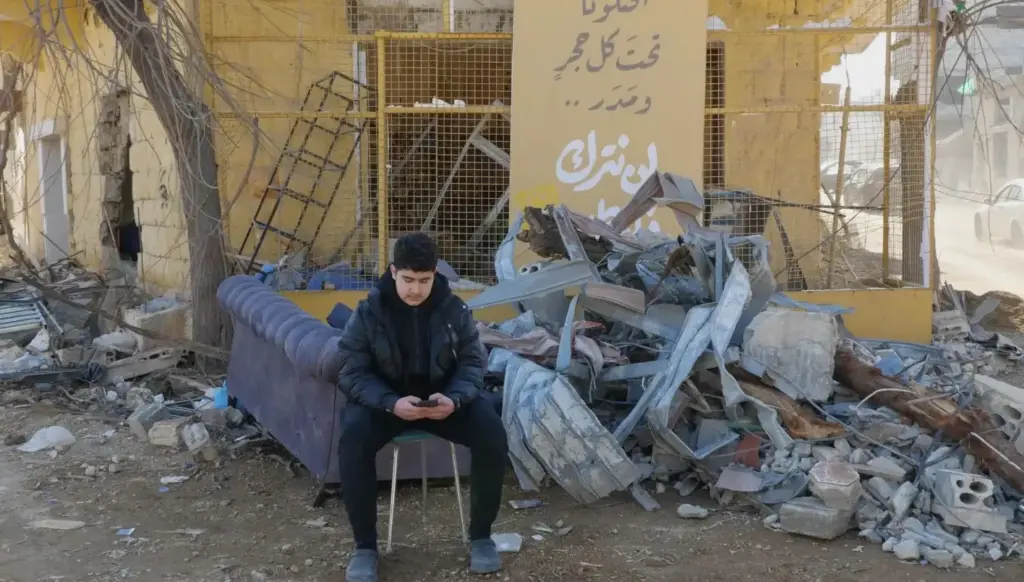 أيها السينمائيون، كيف حالكم مع الخراب؟ أيها السينمائيون، كيف حالكم مع الخراب؟