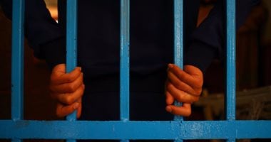 مسنة تقتل حفيدها بحقنة كلور لخلاف مع والدته بالصف