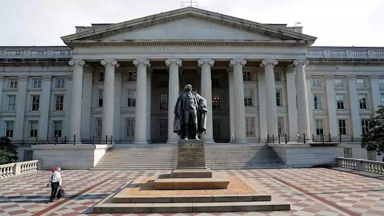 بينها الإمارات.. أمريكا تهدد 3 دول بسبب معاملات إيران المصرفية