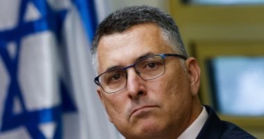 جدعون ساعر يعتذر عن تحطيم جندى إسرائيلى تمثالاً للمسيح فى بلدة لبنانية