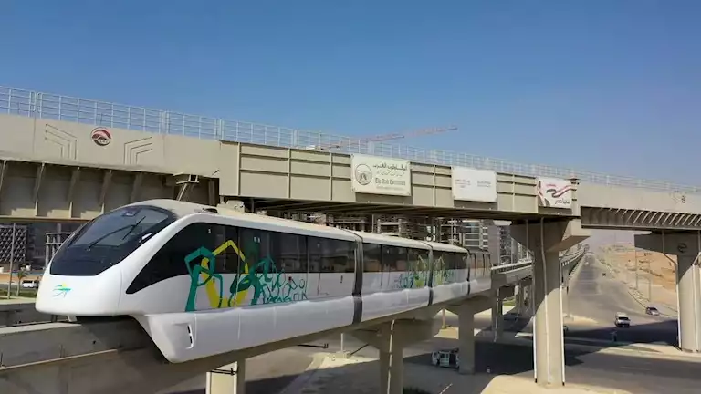 مونوريل شرق النيل يستعد لاستقبال الركاب