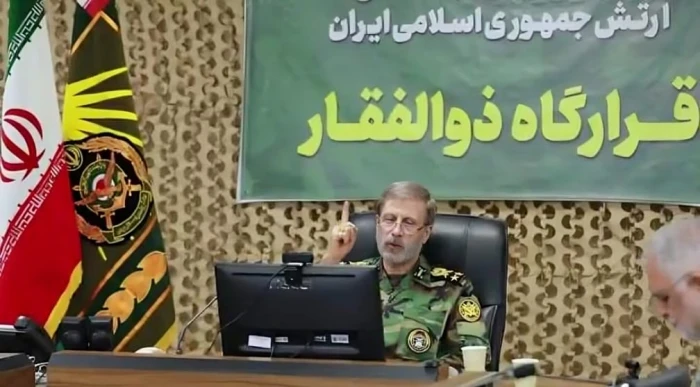 صحيفة المرصد - أثناء اجتماعه مع قادة الجيش عن بعد.. بالفيديو.. ‏قائد الجيش الإيراني: إذا شنّ العدو عملية برية على إيران فلن ينجو منهم أحد