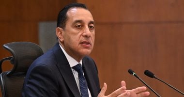 الحكومة تعلن إيقاف العمل بقرار غلق المحال 11 مساء والعودة للمواعيد الطبيعية