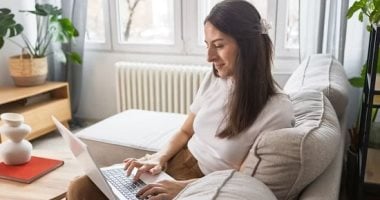 اليوم العالمى للعمل من المنزل.. 6 أبراج بتبدع لما بتشتغل من البيت