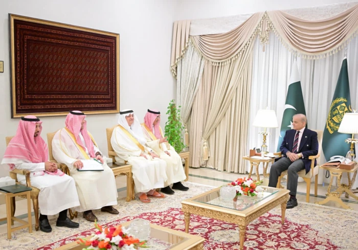 صحيفة المرصد – بالصور: رئيس الوزراء الباكستاني يستقبل وزير المالية محمد الجدعان في إسلام آباد صحيفة المرصد - بالصور: رئيس الوزراء الباكستاني يستقبل وزير المالية محمد الجدعان في إسلام آباد