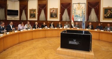 محافظ القاهرة يتابع إجراءات استبدال التوك توك بسيارات «كيوت» محافظ القاهرة يتابع إجراءات استبدال التوك توك بسيارات «كيوت»