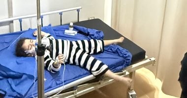 حالتها مضطربة ولا تتناول الطعام.. تطورات حالة طفلة السيرك بعد نجاتها