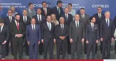 صورة تذكارية جماعية للرئيس السيسى مع المشاركين بالاجتماع العربى الأوروبى بقبرص