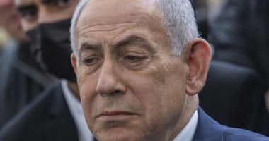 نتنياهو يقطع شهادته خلال جلسة محاكمته.. السبب غريب