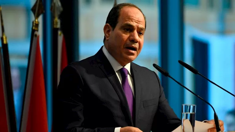 السيسي يتفقد الأعمال الإنشائية لمشروع محطة الأهرامات في الجيزة