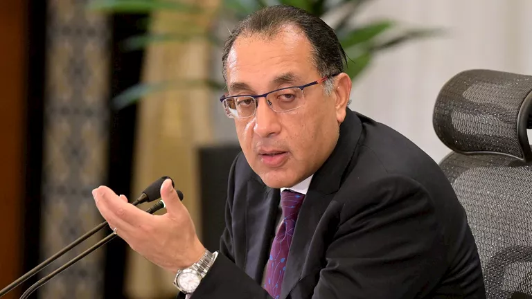 الفئات المستثناة من العمل عن بعد يوم الأحد طوال أبريل.. التطبيق غدا