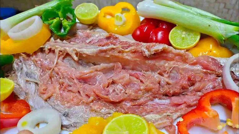 بسبب الفسيخ.. مركز السموم يحذر من بكتيريا قاتلة تسبب شلل العضلات وفشل