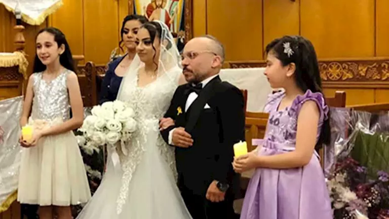 الفنان مينا أبو الدهب يحتفل بزفافه في أجواء عائلية ببنها