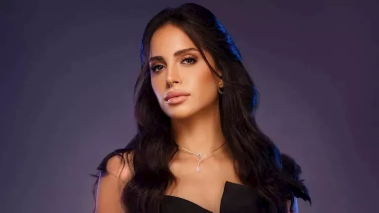 آمال ماهر تغني لزوجها في حفل بالإسكندرية وتخطف الأنظار