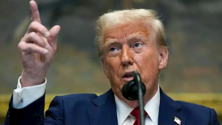 "سخيف ومخجل".. ترامب يهاجم قرار المحكمة العليا الأمريكية بشأن الرسوم ا