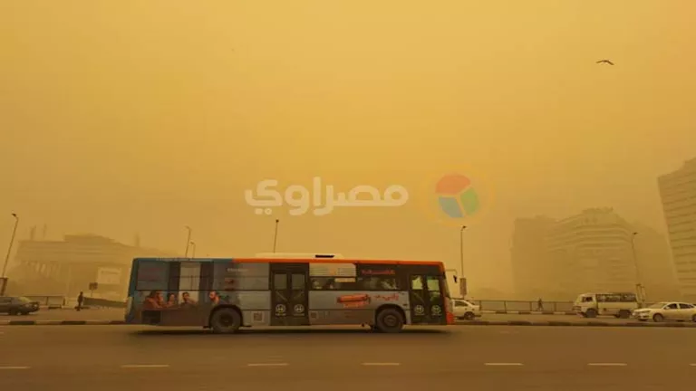 موجة طقس عنيفة تضرب البلاد لمدة 3 أيام.. رئيس "تغير المناخ" يوضح