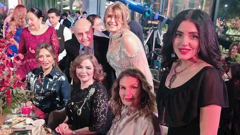 يسرا وإلهام شاهين تغنيان "3 دقات" مع حفيدة عبدالمنعم عمارة