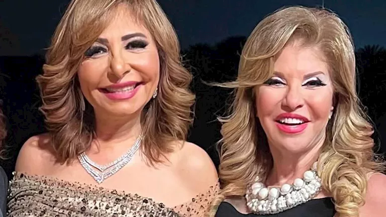 هالة سرحان مع لميس الحديدي وعمرو أديب في حفل خطوبة نجلهما