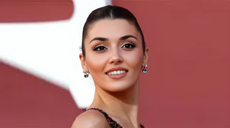 الفنانة التركية هاندا أرتشيل